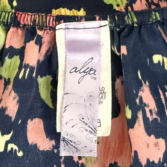 Francesca's Alya Dress Women's M Multicolor Floral Flutter Sleeves Lightweight - Picture 6 of 9